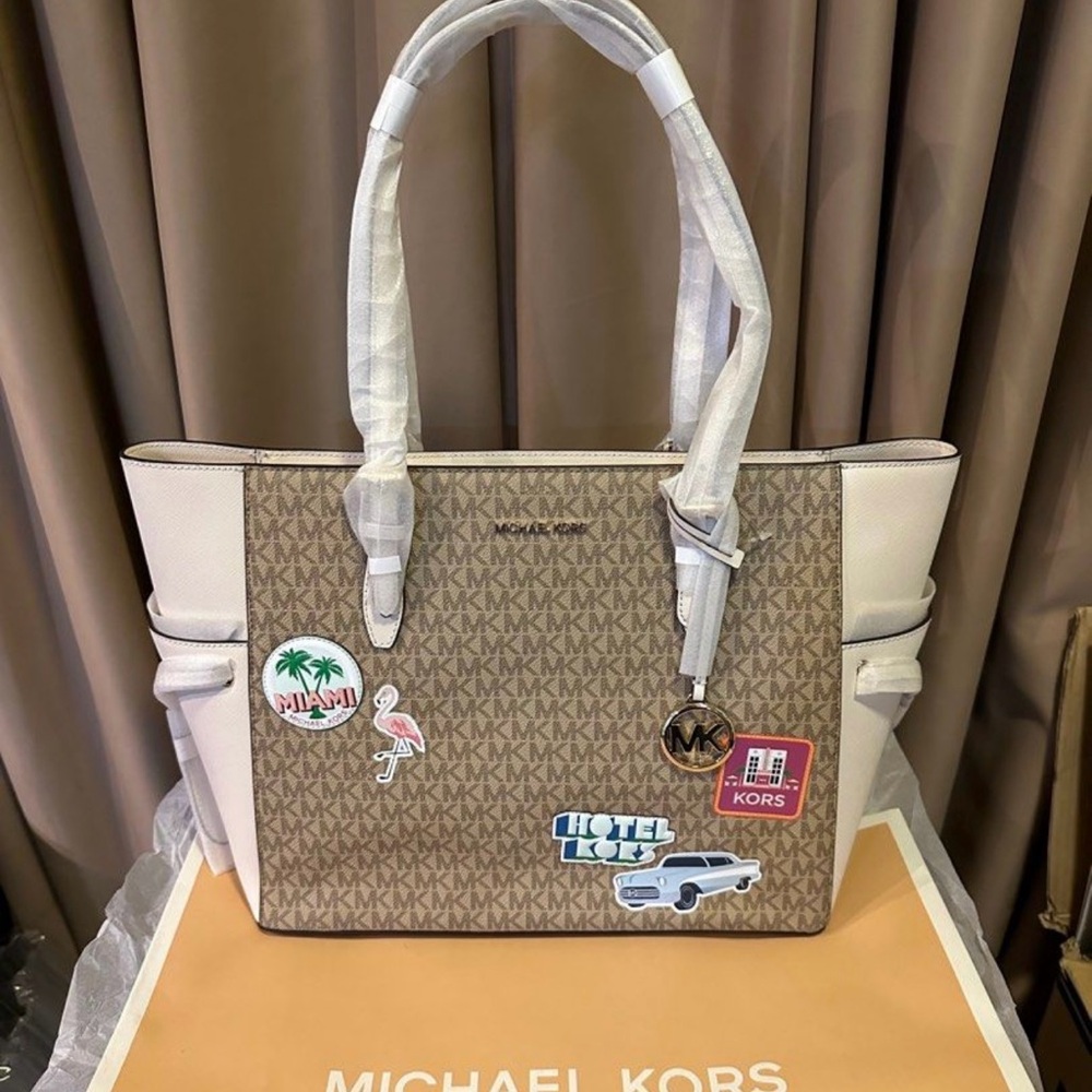 Michael Kors Gilly Large Jet Set Drawstring Top Zip Tote NWT $598 MSRP NWT - Picture 3 of 9
